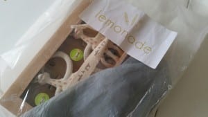 3-15-shoplog-lemonade-amsterdam-watergraafsmeer-bijtring-klein-baby-smal-sophie-le-girafe-giraffe-vulli-shoplog-sjaal-lemonade-Carlijnq