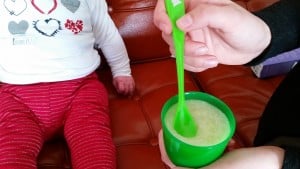 5-15-babyplein-bargje-big-lepels-voeding-baby-eten-fruit-groentehapje-fruithapje-geven