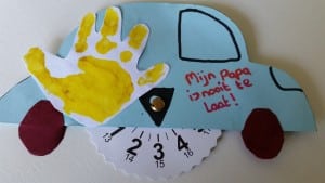 6-15-vaderdag-baby-peuter-knutselen-knutselwerkje-parkeerschijf-papa-nanny-amsterdam-gastouder-oppas-af