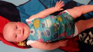 6-25-amsterdam-nanny-moeder-nola-slapen-baby-maxicosi-waterbabies-babyzwemmen-happy-nappy-moe-rode-wangen