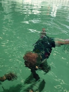 7-15-waterbabies-les-zwemles-review-ervaring-Nola-baby-amsterdam-nanny-gastouder-Babyzwemmen-annelon-onder-water