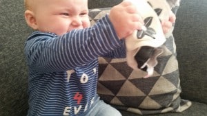 8-15-babysteps-baby-footwear-babyslofjes-slofjes-winter-collectie-warm-zwart-wit-bloem-kinderen-schoenen-lopen-blij