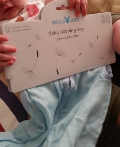 8-15-review-blog-baby-mama-moeder-nanny-annelon-slaapzak-sleepingbag-blauw-in-autostoeltje-maxi-cosi-kinderwagen-dun-hydrofiel