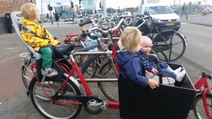 8-15-speeltuin-amsterdam-wittenburgerstraat-baby-kinderen-peuters-kleuters-bakfiets-nanny-moeder