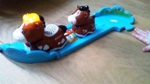 9-15-zoef-zoef-dieren-vtech-toet-toet-auto-baby-speelgoed-1-jaar-nanny-moeder-veulen-paard-verpakking-baan