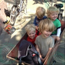 Slideshow-klein-1-Nanny-nannybureau-gastouderbureau-Amsterdam-Annelon-gastouder-oppas-png.jpeg image