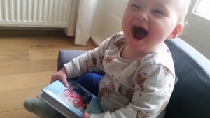 10-15-nanny-peuterstoeltje-karton-boekje-persoonlijk-baby-peuter-kleuter-blij