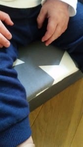 10-15-peuterstoeltje-stoeltje-met-naam-peuter-baby-1-jaar-zitten-ontwerpen-customized-kraamkado-nanny-amsterdam-moeder-mama-zitting-sterren