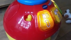 10-15-vtech-ballentoren-speelgoed-ballen-baby-dreumes-kinderen-nanny-amsterdam-volume