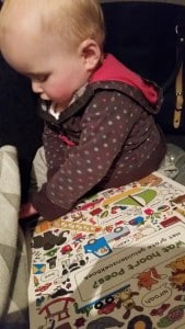 10-15-wat-hoort-poes-baby-peuter-kleuter-boek-drie-jaar-zoekboek-geluidenboek-dieren-boekreview-open