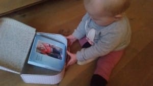 11-15-zus-en-kado-cadeau-met-naam-koffertje-roze-hertjes-zelf-maken-nanny-moeder-amsterdam-open