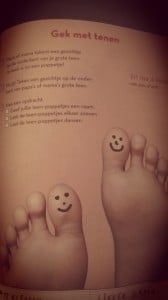 Slaapklets.review.nanny.annelon.kleuters, samen lezen, voorlezen, opdrachtjes, slapen gaan, avondritueel, dag en nachtboek, boek review, origineel2