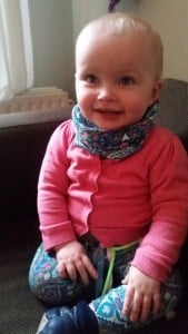 12-15-tinymoon-broekje-sjaal-handgemaakt-handmade-nanny-moeder-meisje-amsterdam-baby-peuter-mooi