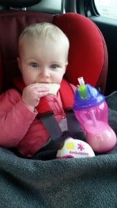 speelhoekje-baby-dreumes-gedrag-ontwikkeling-een-jaar-boos-drifteg-driftig-verdrietig-zelf-doen-nanny-moeder-annelon.jpg-autostoel