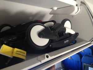 2-16-babyzen-yoyo-buggy-wagen-kinderwagen-stroller-heel-klein-opvouwbaar-vliegtuig-handbagage-handig-vakantie-amsterdam-hal-gang-bagage-vliegtuig