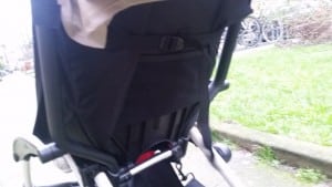 2-16-babyzen-yoyo-buggy-wagen-kinderwagen-stroller-heel-klein-opvouwbaar-vliegtuig-handbagage-handig-vakantie-amsterdam-hal-gang-verstellen