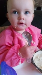 peuter-ontbijt-havermout-havermoutpap-moeder-blog-ontbijt-gezond-1-jaar-baby-eten-silly-billy-slab