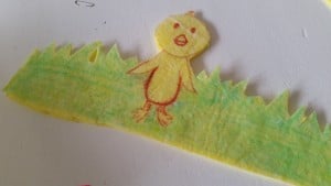 3-16-knutselen-pasen-eierdopje-mandje-schaaltje-vaatdoekje-stickers-benodigdheden-kleuter-peuters-basisschool-makkelijk-weinig-tijd-kuiken