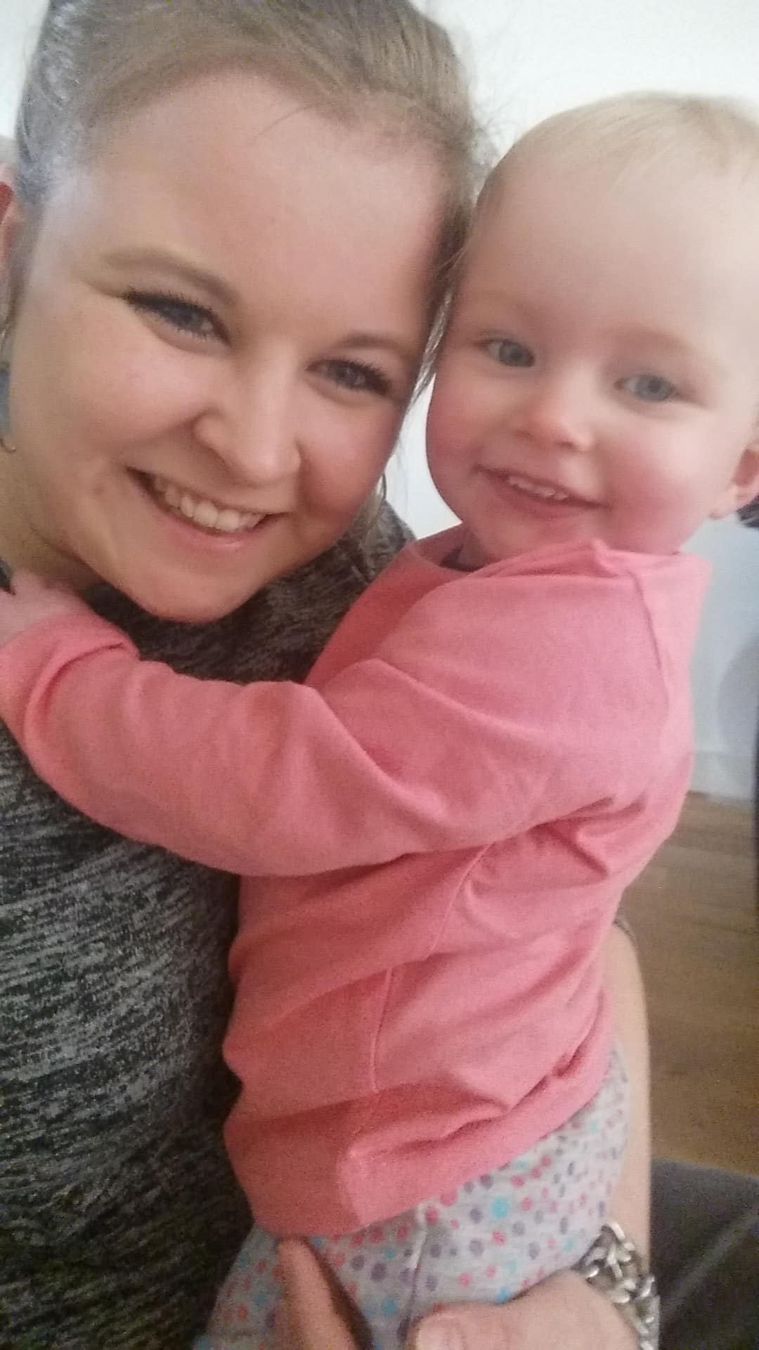 3-16-leuke-zeeman-kleding-kleren-vest-broek-joggingpak-grijs-gekleurde-stippen-vrolijk-baby-peuter-dreumes-nanny-moeder-nanny-annelon-blog-vlog-blij