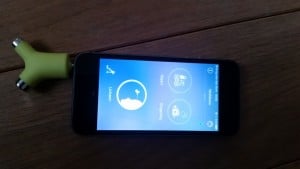 3-16-temperatuur-opmeten-baby-niet-rectaal-voorhoofd-telefoon-smart-wishbone-app-iphone-nanny-moeder-blog