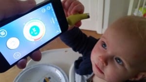 3-16-temperatuur-opmeten-baby-niet-rectaal-voorhoofd-telefoon-smart-wishbone-app-iphone-nanny-moeder-blog-baby