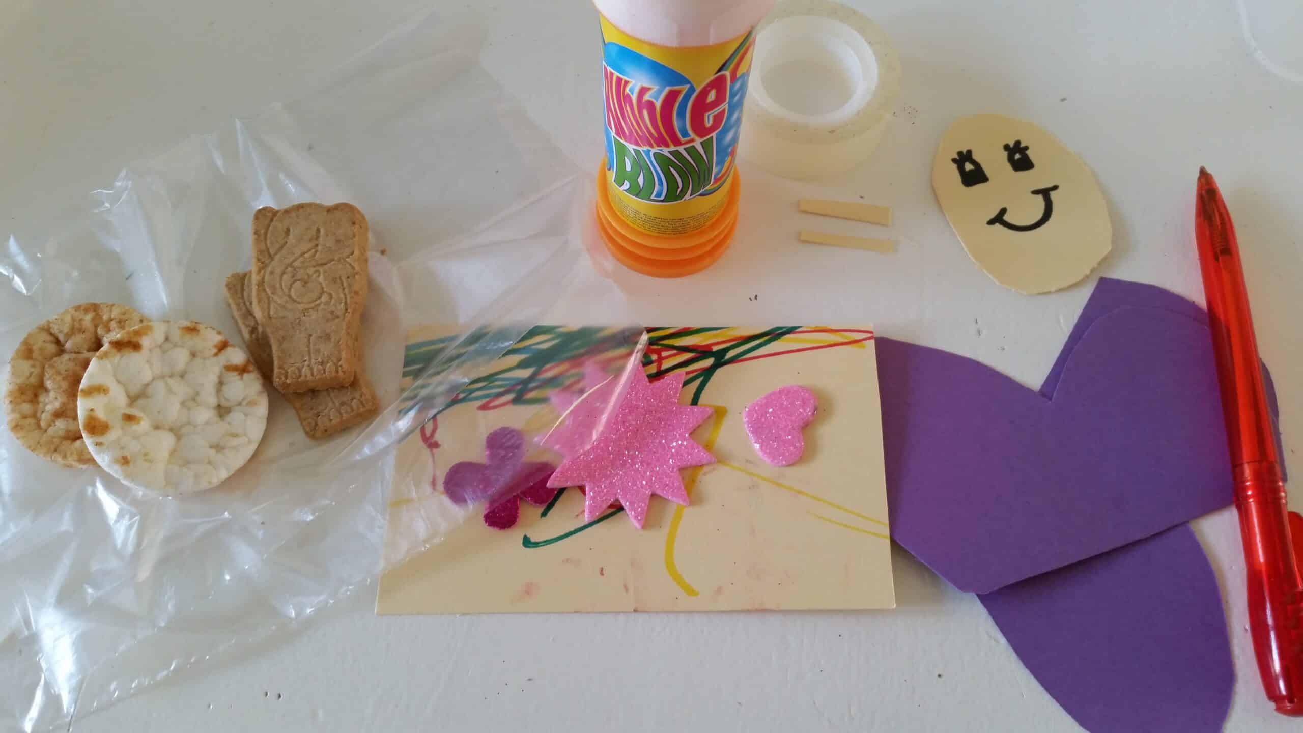 4-16-bellenblaas-traktatie-trakteren-creatief-vlinder-samen-dreumes-zelf-tekenen-kleuren-stiften-nijntje-stickers-hema-action-stickeren-Nola-mooi-kinderdagverblijf-creche-verhuizen-afscheid--3