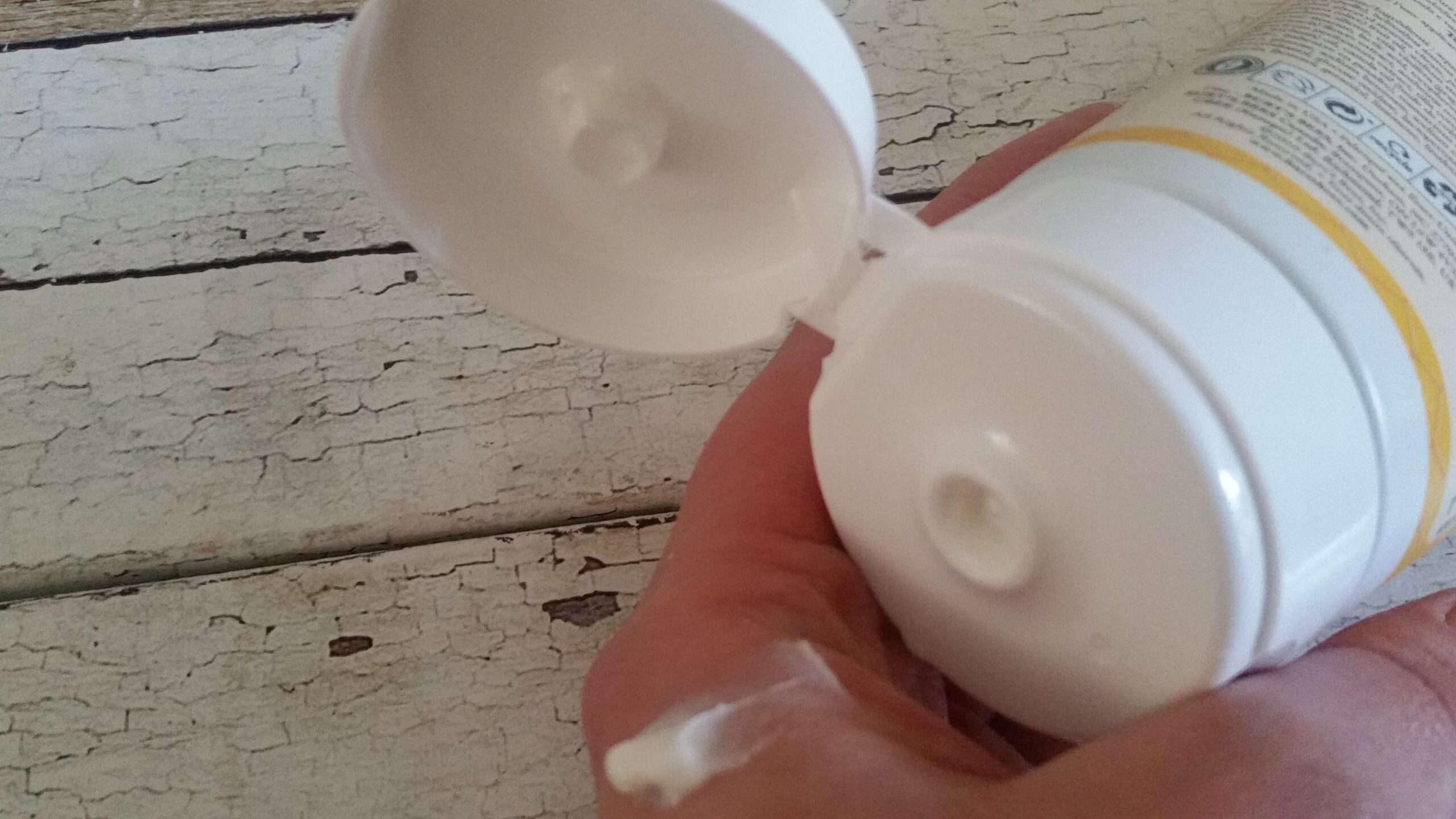 4-16-big-green-smile-petit-jolie-burts-bees-bee-huid-verzorging-artikelen-verzorgingsproducten-ecologisch-verzorgend-goed-nanny-moeder-ervaringen-smeren