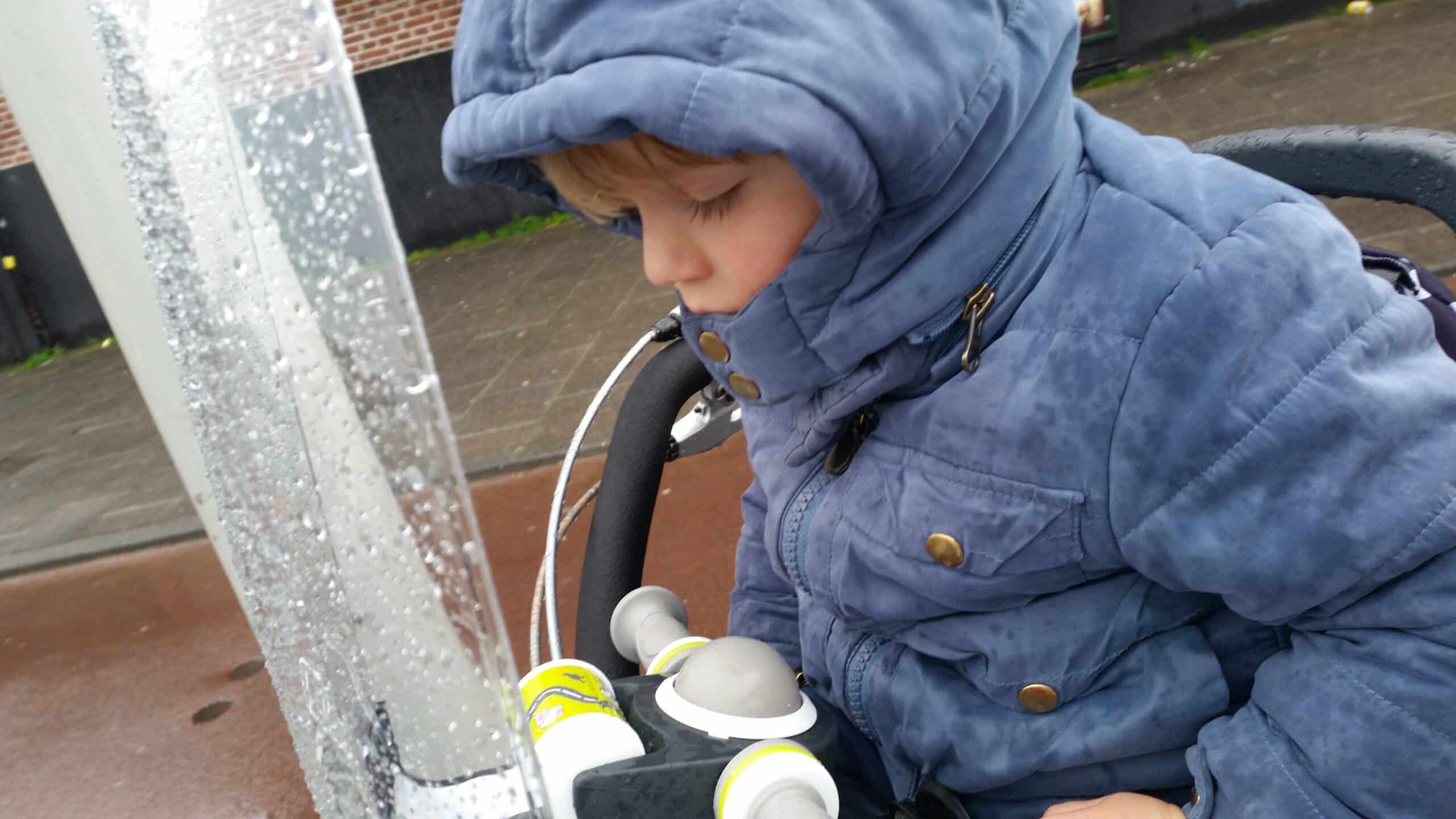 4-16-qibbel-fiets-fietszitje-voor-voorzitje-baby-13-kilo-kilogram-baby-zes-maanden-op-de-fiets-ervaring-review-peuter