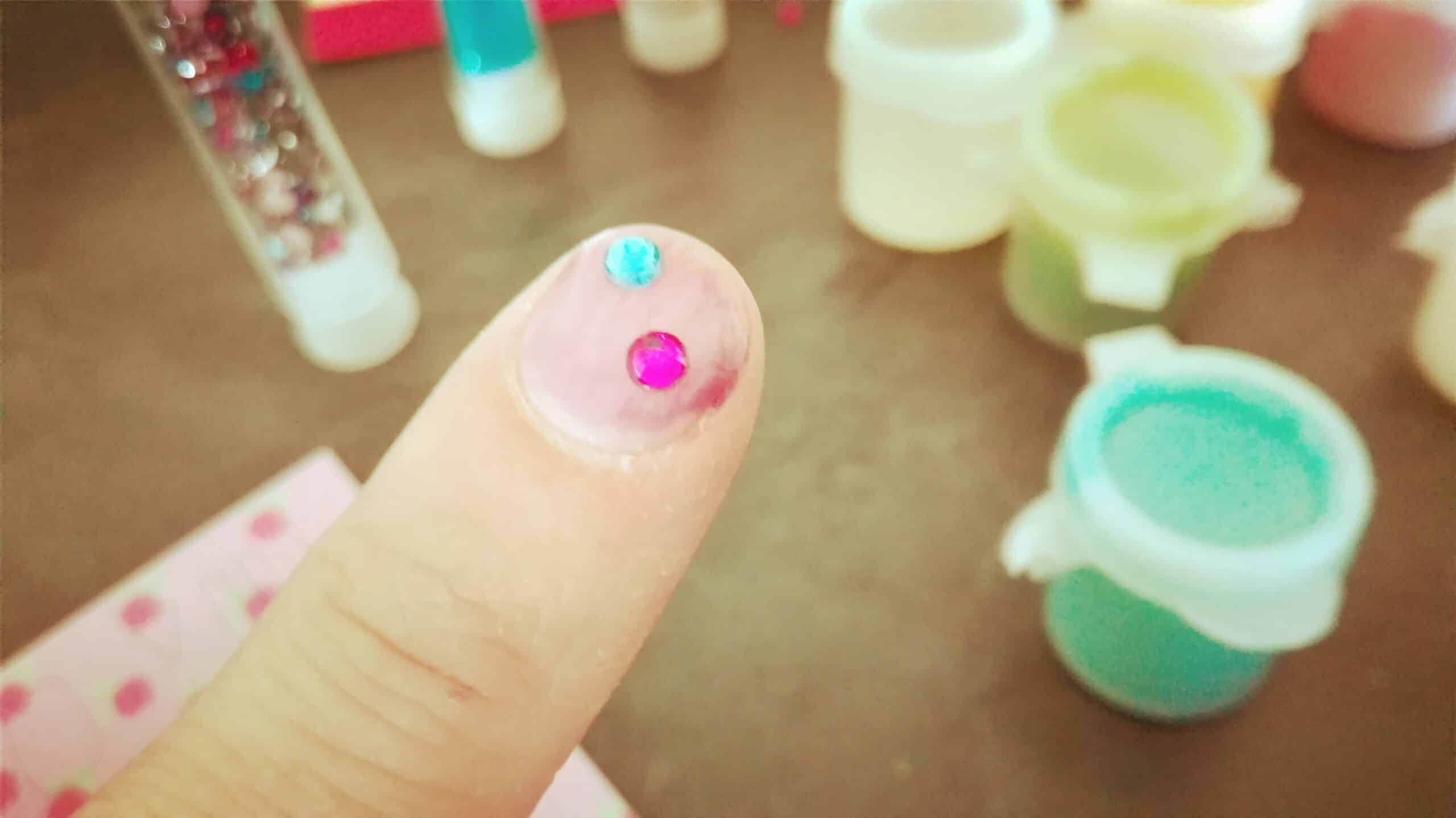 Ses Creative meisjes knutselen nagels versieren nagellak voor kinderen glitters instructieboekje nanny annelon meiden middag lekker friemelen en mooi make3