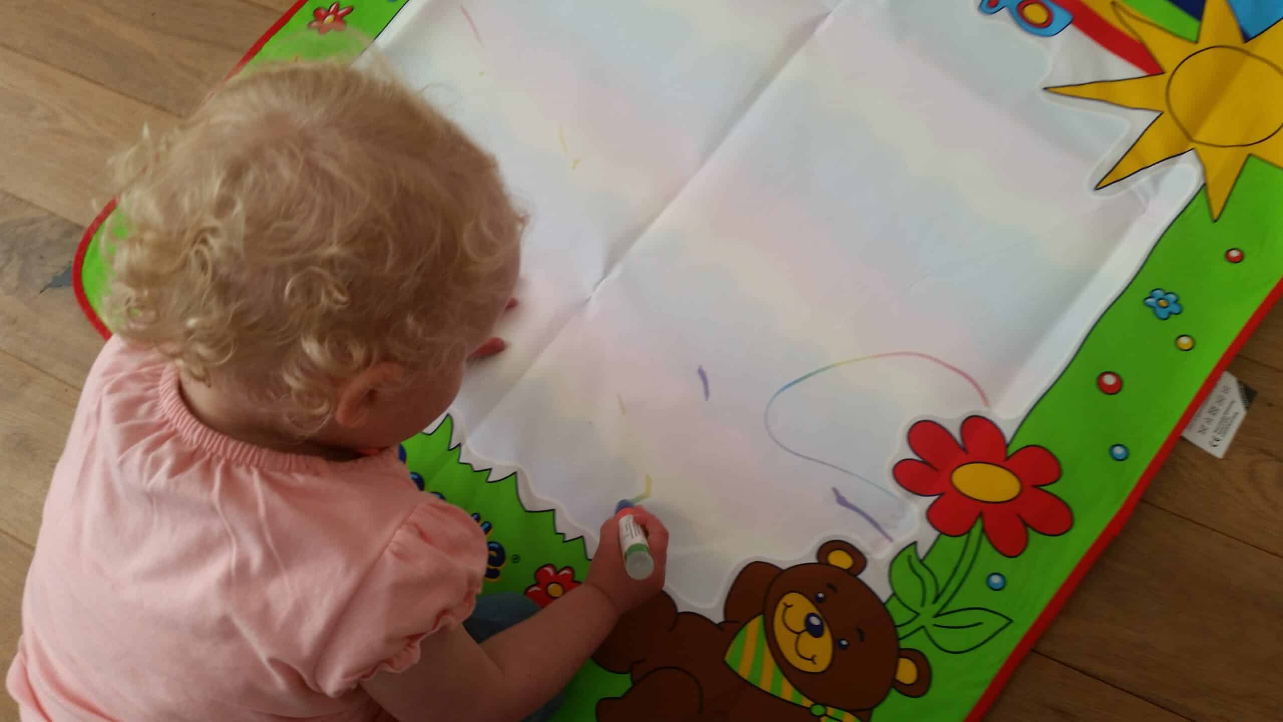 7-16-aqua-doodle-baby-kinderen-kleuren-water-stift-nanny-moeder-amsterdam--ravensburger