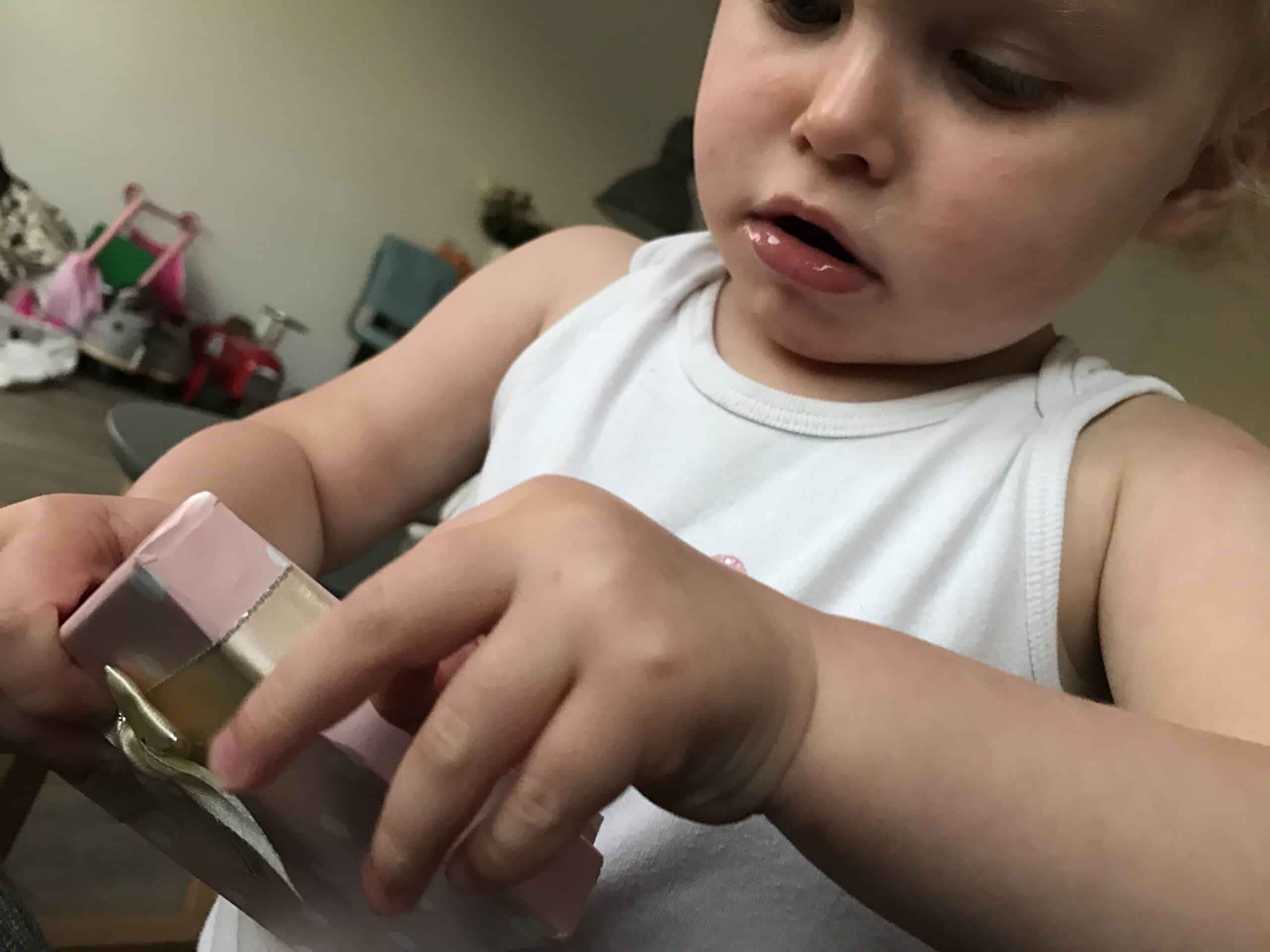 10-16-kaya-sieraad-sieraden-moeder-dochter-armband-infinity-teken-symbool-mooi-kraamcadeau-origineel-geconcentreerd-peuter