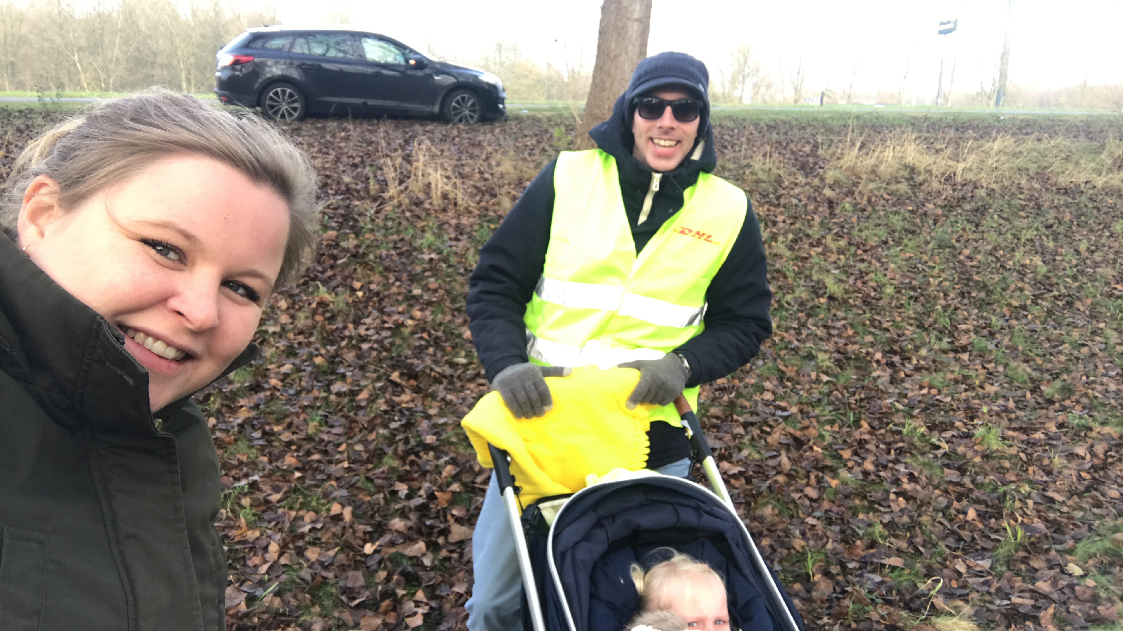 11-16-pech-onderweg-autopechanwb-kinderen-kleine-baby-kind-wat-doen-alarm-uit-de-auto-ervaring-nanny-moeder-amsterdam-blij