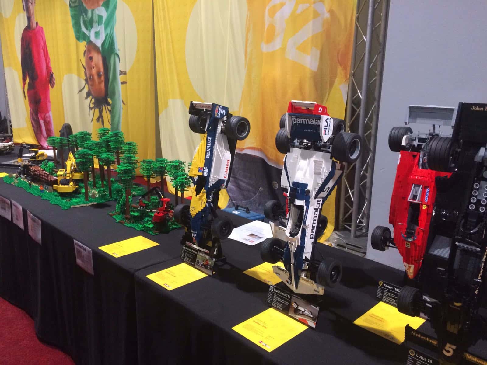 11-17-legoworld-legoland-lego-beurs-vaders-moeders-jongens-bouwen-evenement-vakantie-jaarbeurs-kinderen-activiteit-familie-nanny-moeder-amsterdam-auto