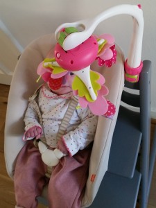 2-15-nanny-tiny-love-muziekmobiel-review-stokke-stoel-kinderstoel-speelgoed-newborn-baby-annelon