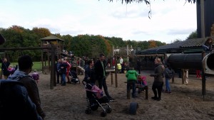 11-15-activiteit-amsterdam-amsterdamse-bos-wandelen-winter-zomer-herfst-lente-boerderij-kinderboerderij-pannenkoeken-geitjes-flesje-melk-geven-kinderen-speeltuin