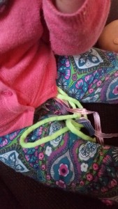 12-15-tinymoon-broekje-sjaal-handgemaakt-handmade-nanny-moeder-meisje-amsterdam-baby-peuter-sliertjes